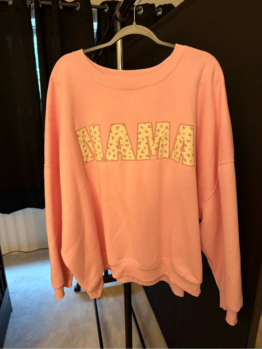 Grayson Threads Pink 'MAMA' Floral Appliqué Sweatshirt